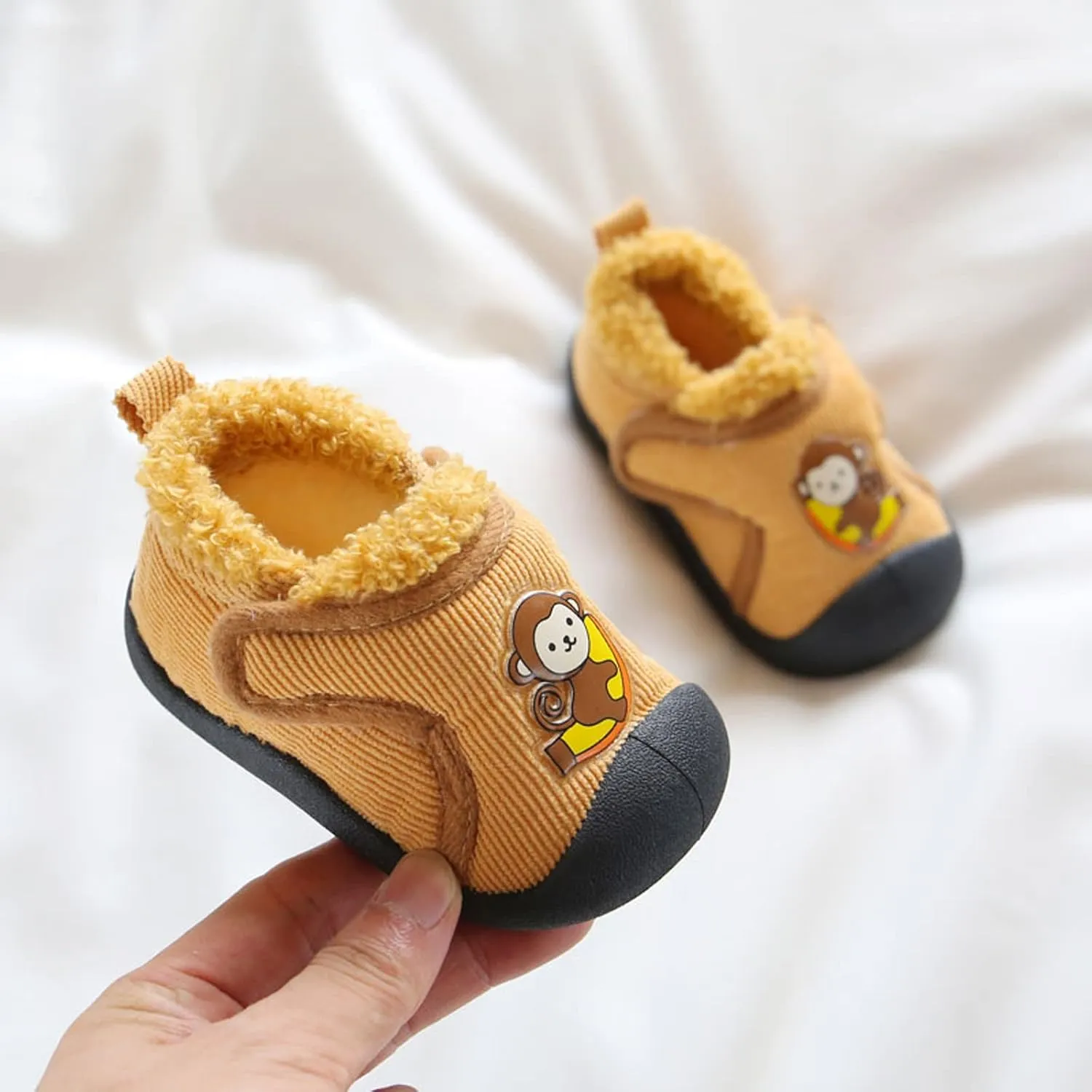 Infant Girls Boys artoon Cotton Cloth Plush Shoes Soft Flat Bottom Lightweight Slip On Warm Sport Shoes for Baby Shoes