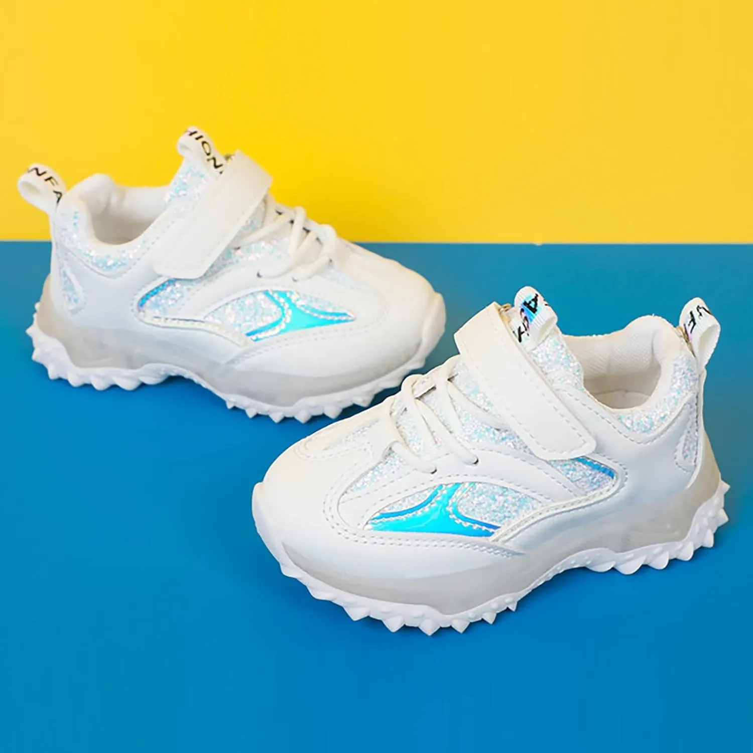 Kids Light Up Shoes for Girls Boys Flashing Sports Shoes Non Slip Soft Sole Sneakers Children Luminous Trainer