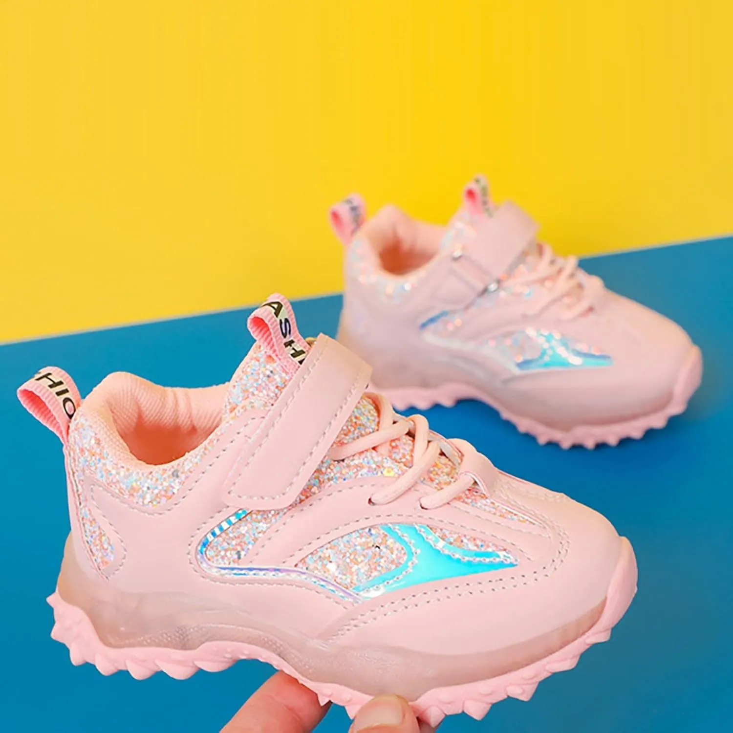 Kids Light Up Shoes for Girls Boys Flashing Sports Shoes Non Slip Soft Sole Sneakers Children Luminous Trainer