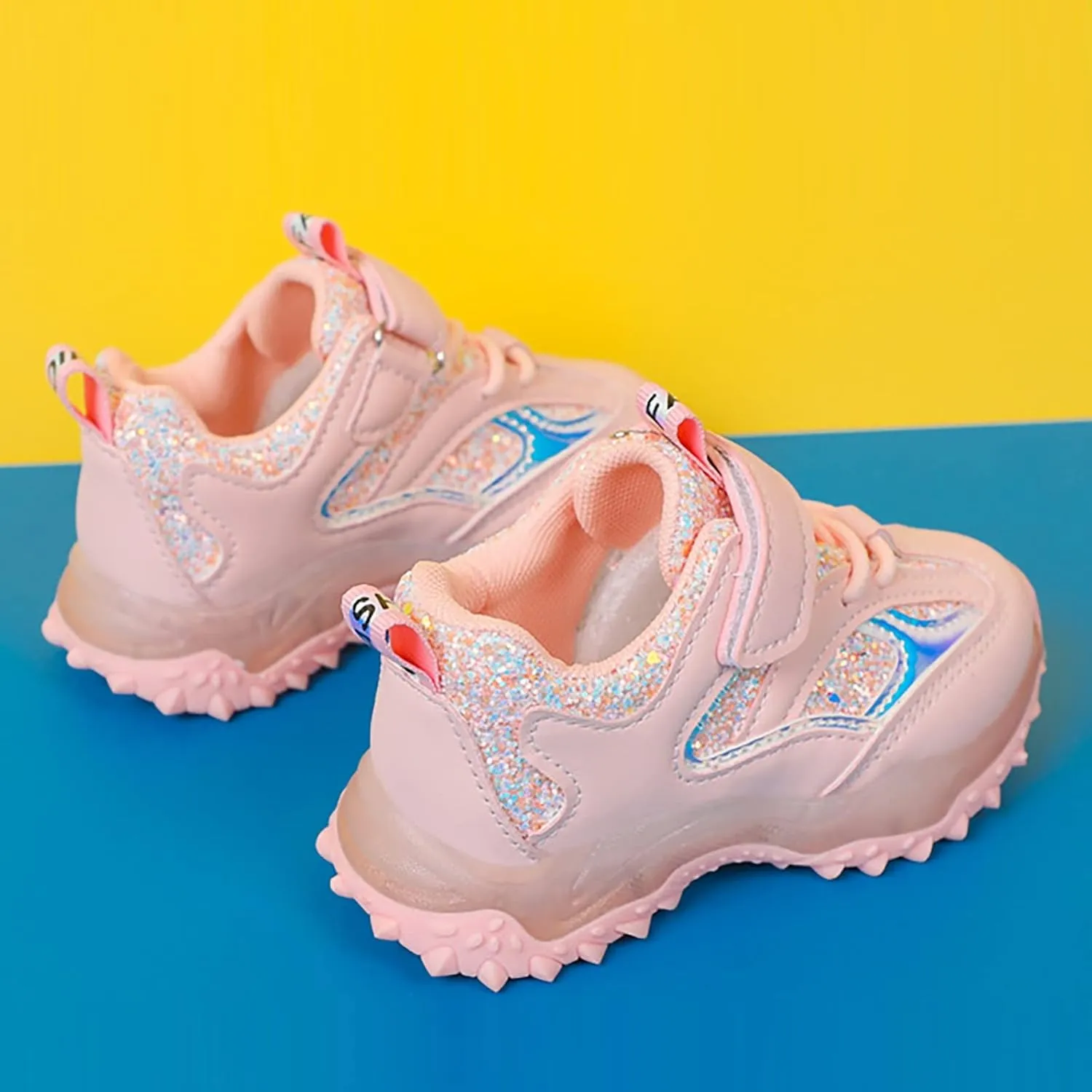 Kids Light Up Shoes for Girls Boys Flashing Sports Shoes Non Slip Soft Sole Sneakers Children Luminous Trainer