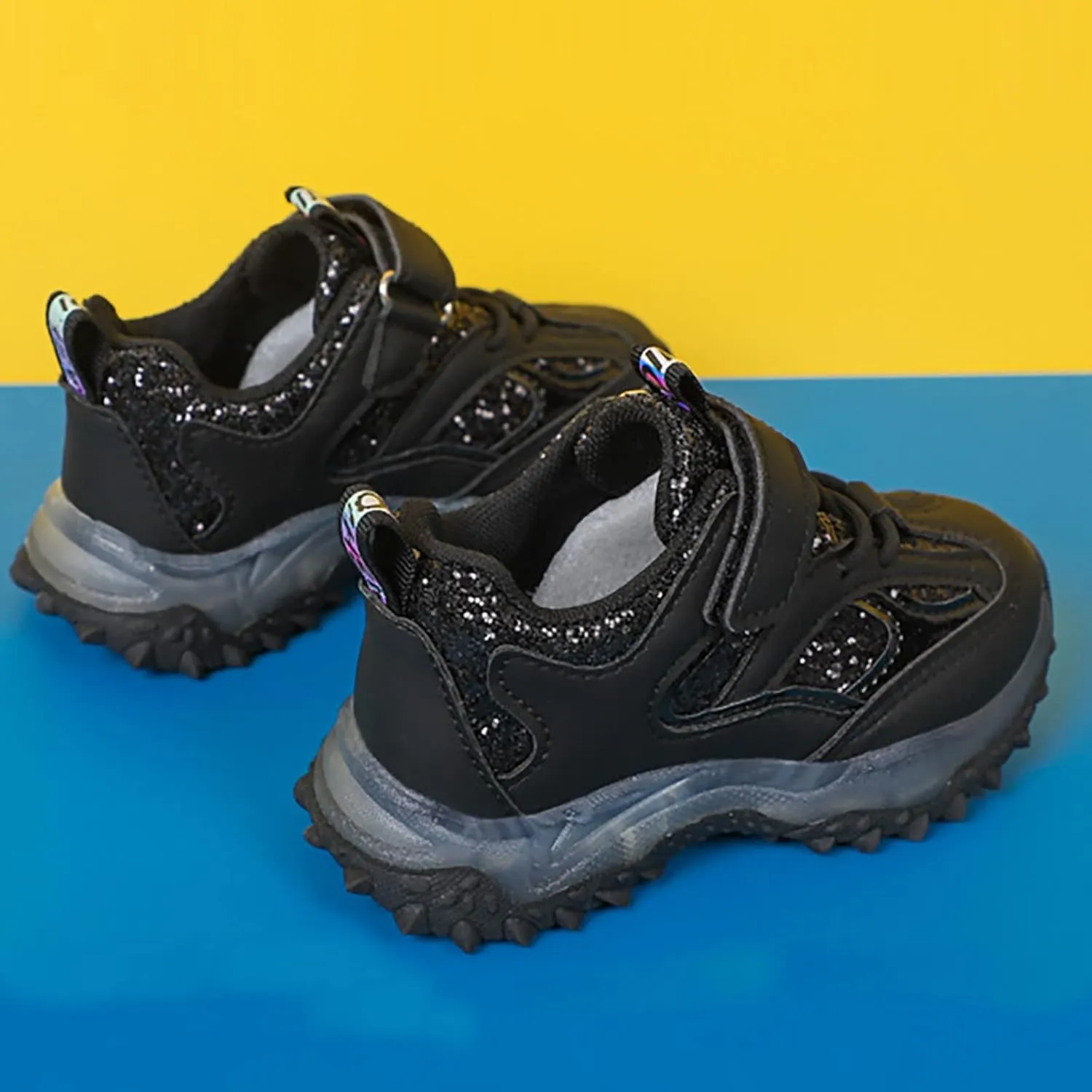 Kids Light Up Shoes for Girls Boys Flashing Sports Shoes Non Slip Soft Sole Sneakers Children Luminous Trainer
