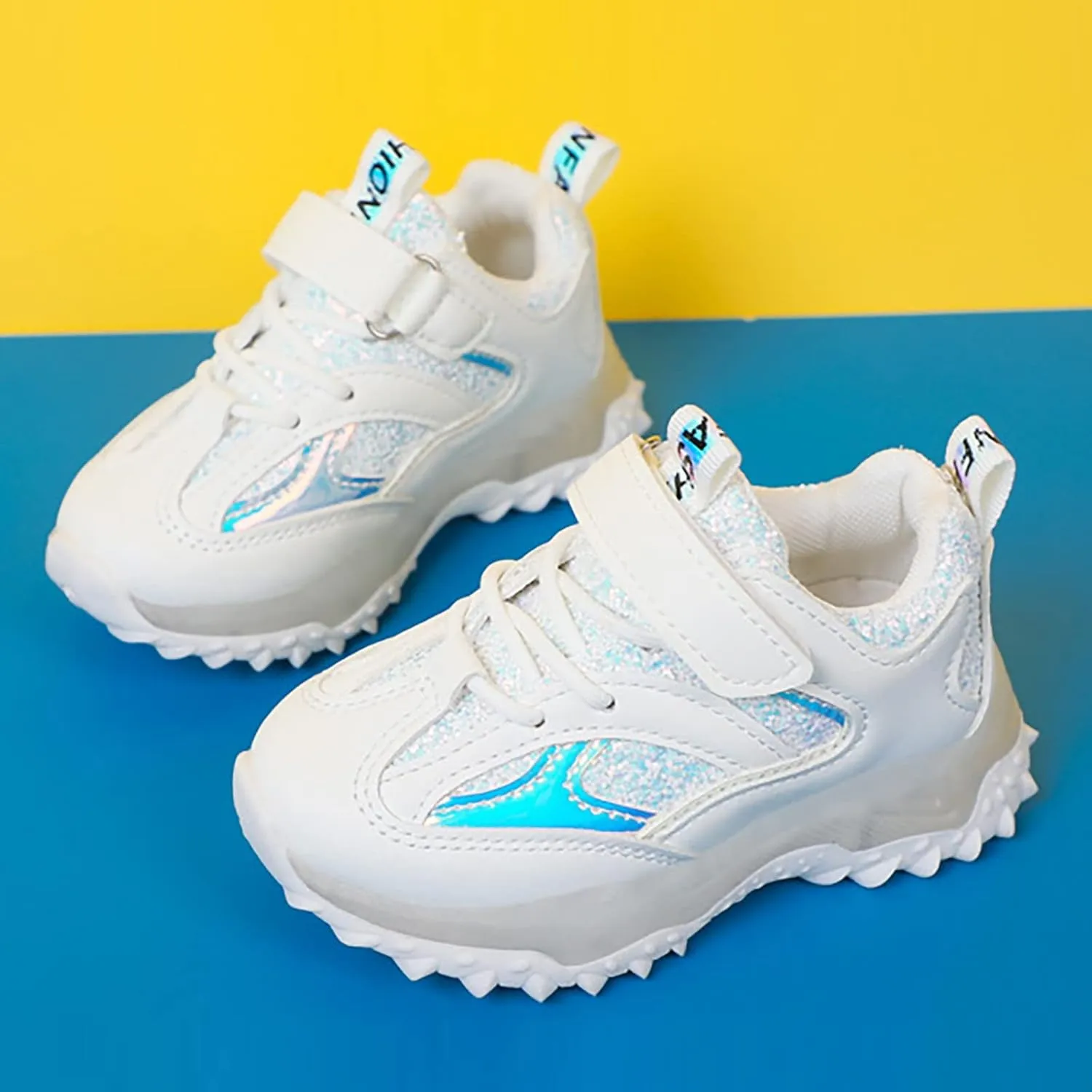 Kids Light Up Shoes for Girls Boys Flashing Sports Shoes Non Slip Soft Sole Sneakers Children Luminous Trainer