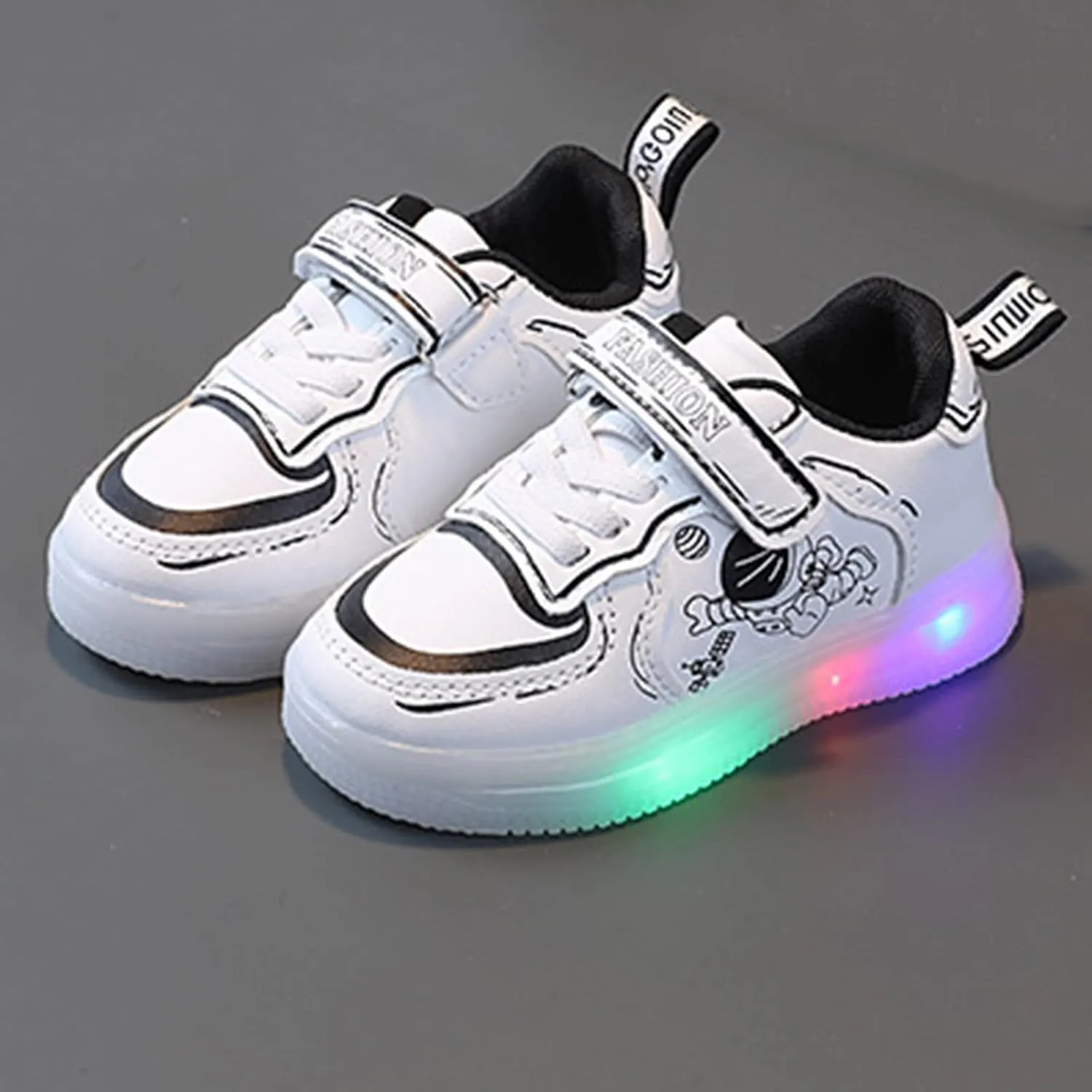 Kids Light Up Shoes Toddler Girls Boys Breathable Led Flashing Sneakers Cute Soft Sole Students Sport Sneakers