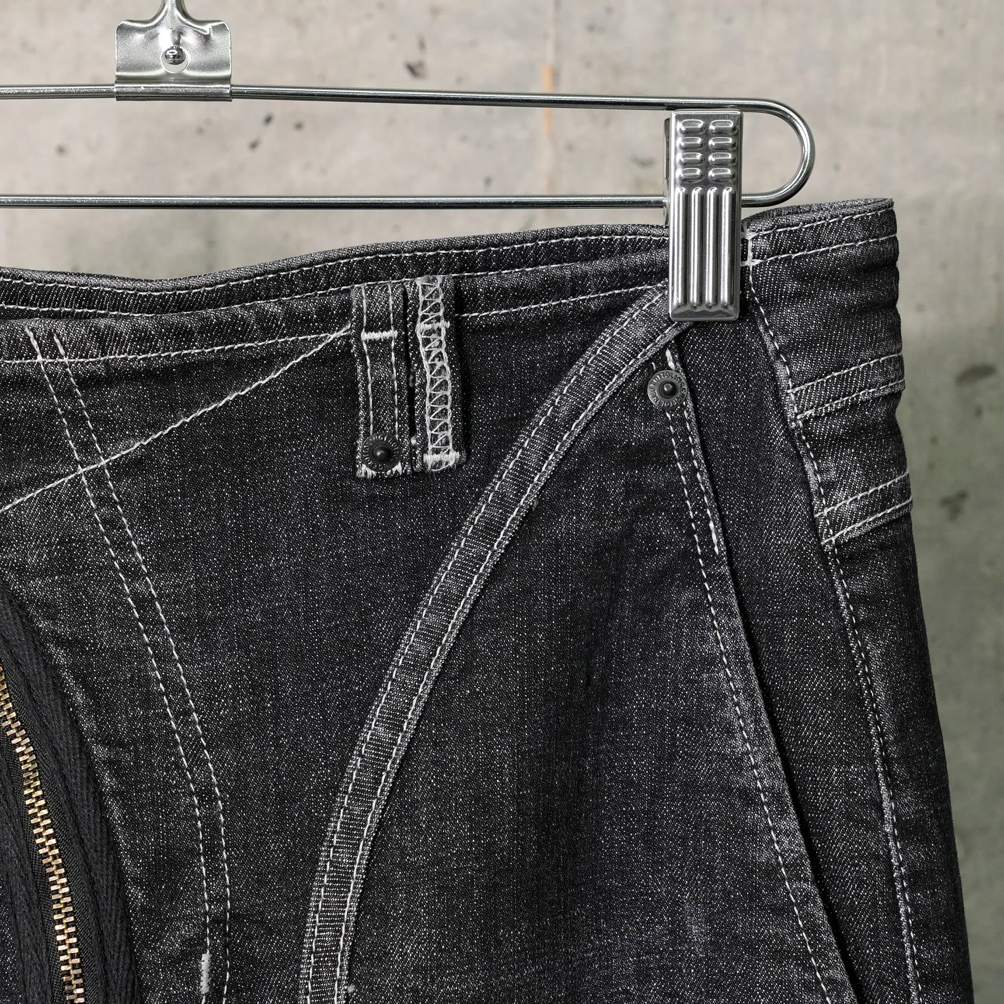 OPEN BACK JEANS / BLACK WASH