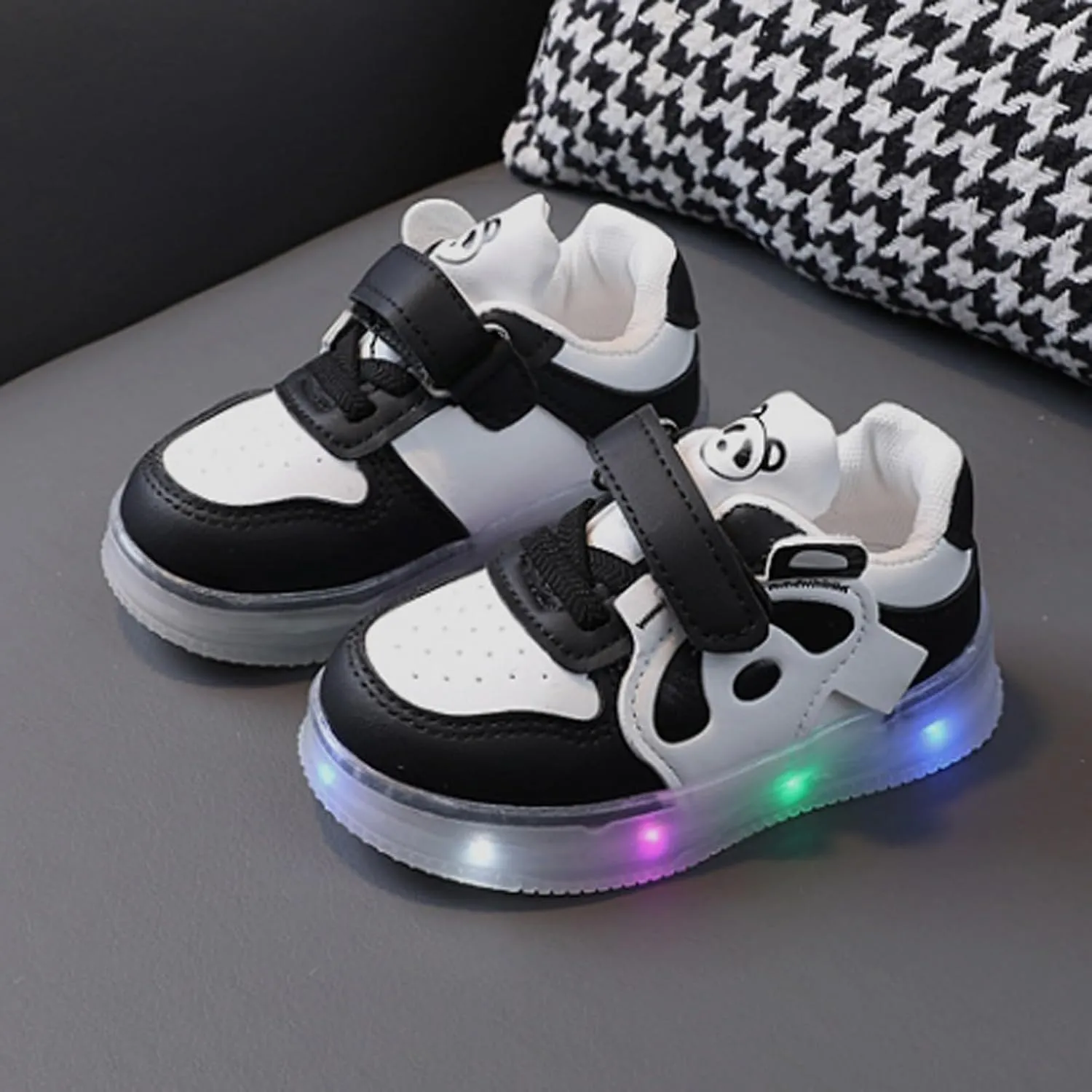 Toddler Boys Girls Light Up Shoes Little-Kids Flashing Soft Bottom Lightweight Breathable First Shoes Sport Sneaker